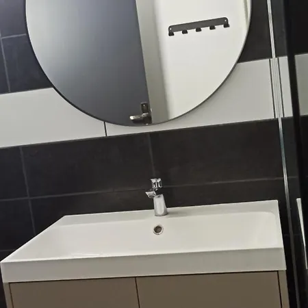 Apartement 2 Rooms Saint Louis - Euroairport - Basel - Train Station Esterno foto